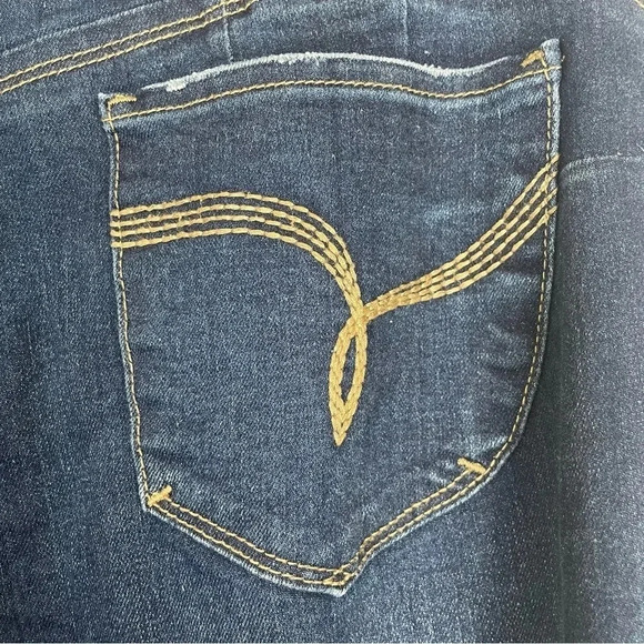 Women’s Royalty for Me Wanna Betta Butt jeans in size 8 - Picture 5 of 8